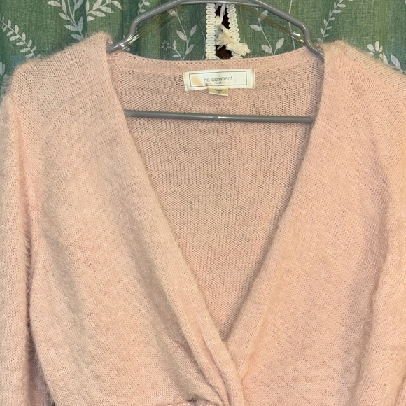Cozy Blush Twist-Front V-Neck Sweater - Women's - Picture 3 of 4